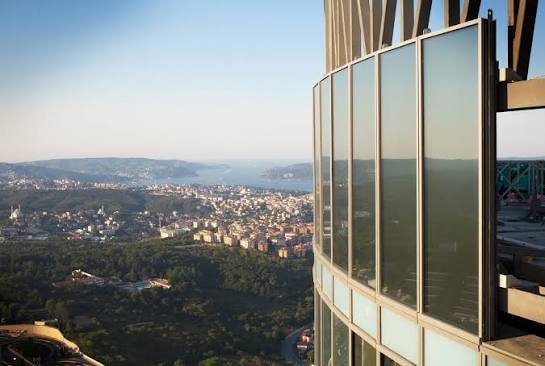 High-rise building facade work using rope access